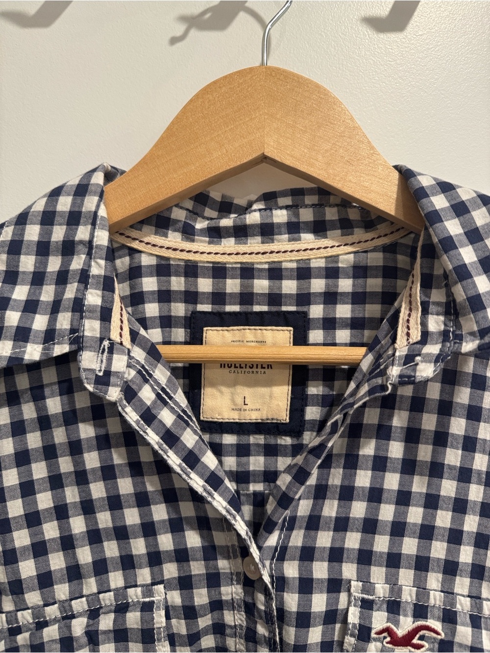 (Bundle) Hollister & J. Crew button-up shirts - Picture 3 of 5